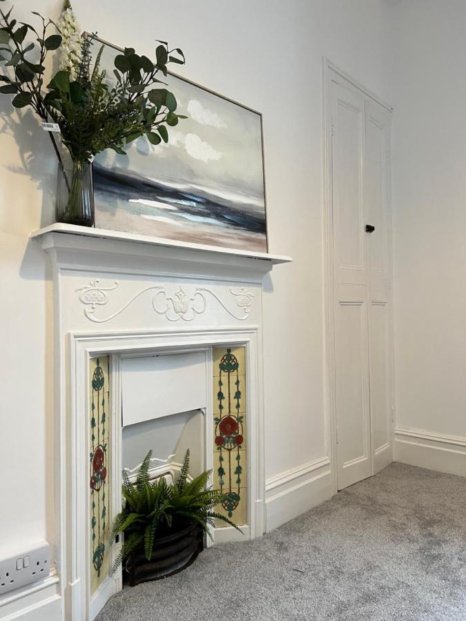 Heathcliff - 5 Bedroom House In Town Centre Тенбі Екстер'єр фото